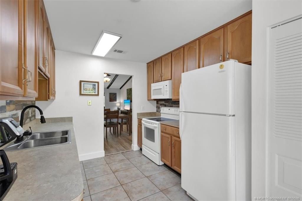 3303 SE Sandpiper Circle, Port Saint Lucie, FL 34952 Photo