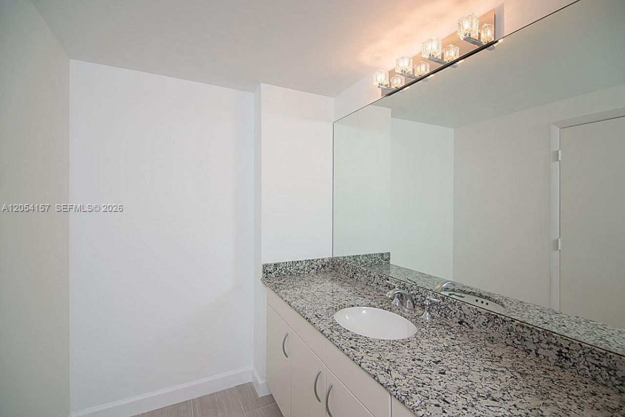 7280 SW 89th St , Unit D502, Miami, FL 33156 Photo