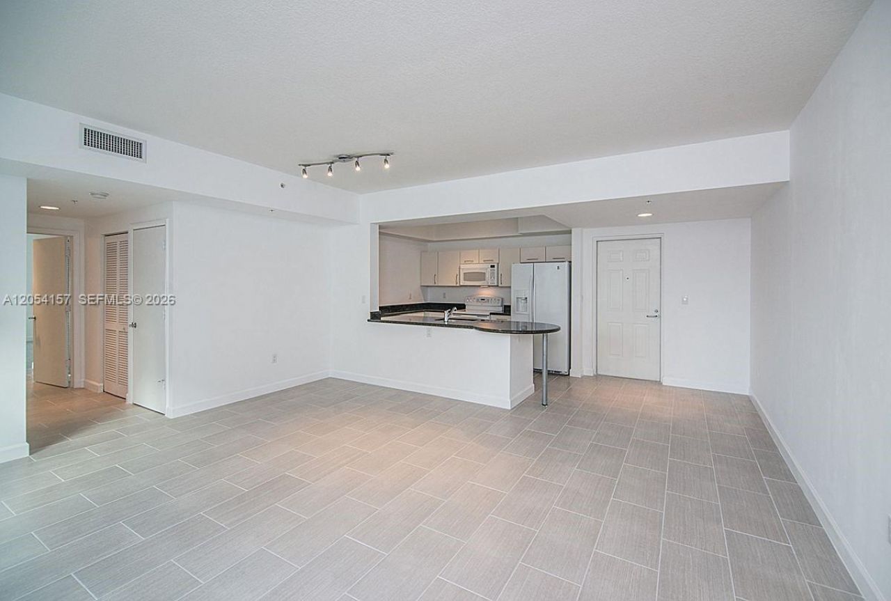 7280 SW 89th St , Unit D502, Miami, FL 33156 Photo