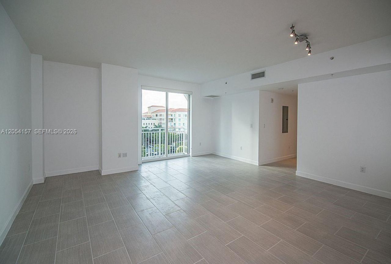 7280 SW 89th St , Unit D502, Miami, FL 33156 Photo