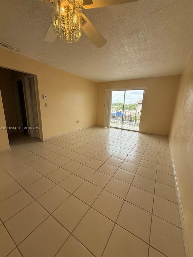 10 SW 45th Ave , Unit 33, Miami, FL 33134 Photo