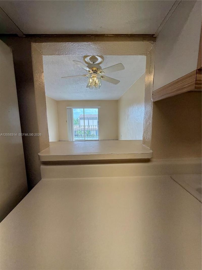 10 SW 45th Ave , Unit 33, Miami, FL 33134 Photo