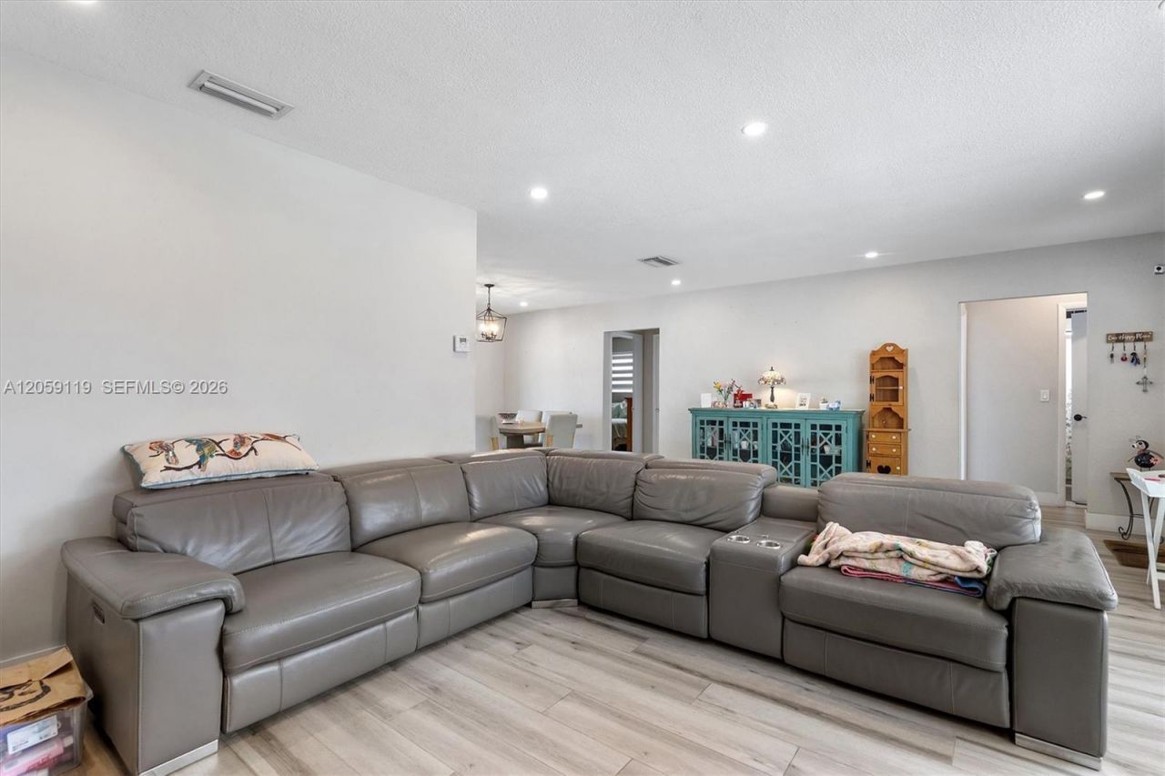 8963 SW 53rd St, Cooper City, FL 33328 Photo