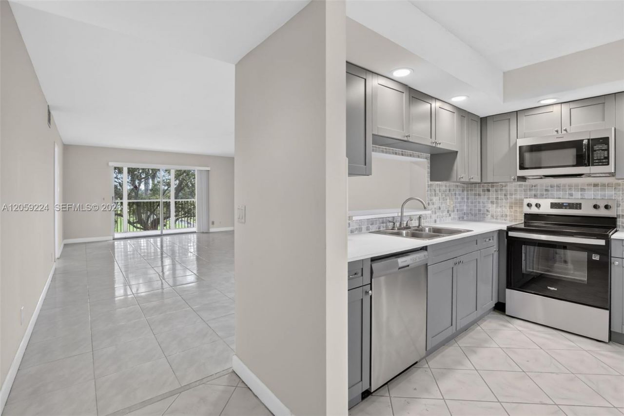 12800 SW 7th Ct, , Unit 306G, Pembroke Pines, FL 33027 Photo