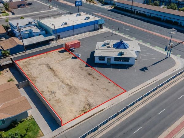 110 Truxtun Avenue, Bakersfield, CA 93301