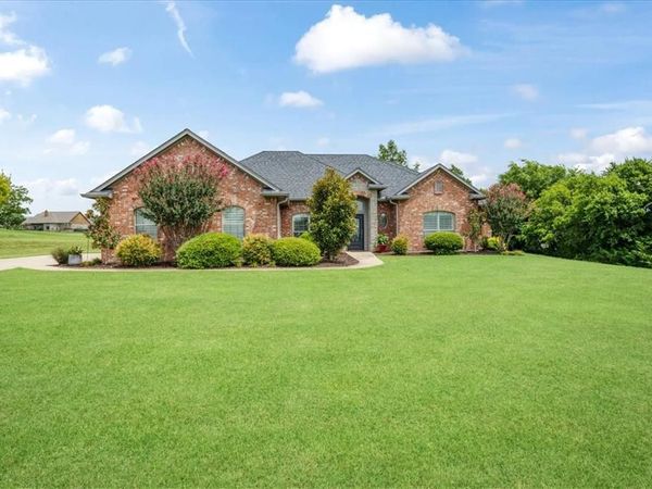 146 Derby Drive, Van Alstyne, TX 75495