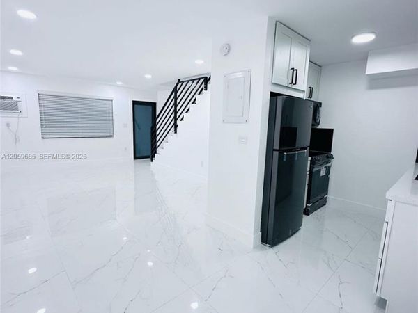 131 NE 77th St, Unit 4, Miami, FL 33138