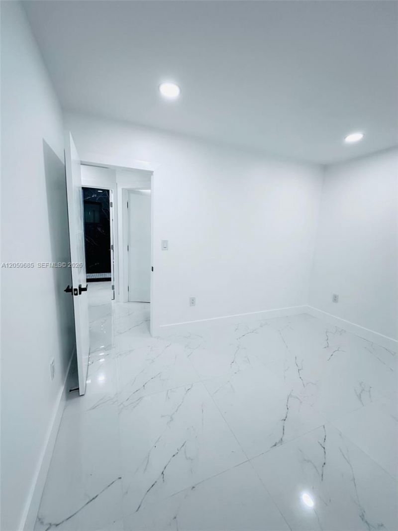 131 NE 77th St, Unit 4, Miami, FL 33138 Photo