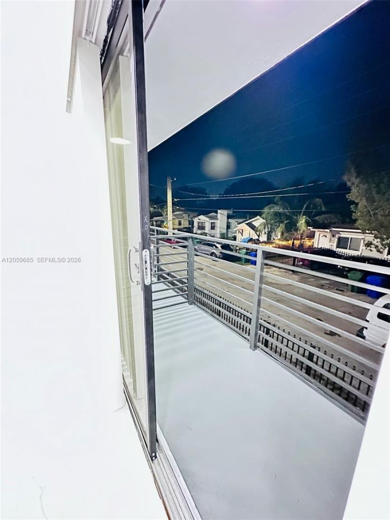 131 NE 77th St, Unit 4, Miami, FL 33138 Photo