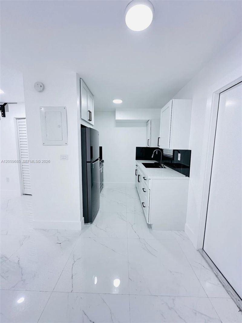 131 NE 77th St, Unit 4, Miami, FL 33138 Photo