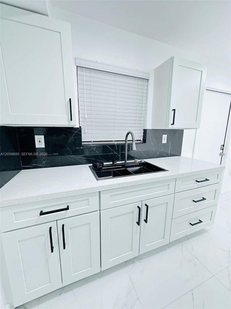 131 NE 77th St, Unit 4, Miami, FL 33138 Photo