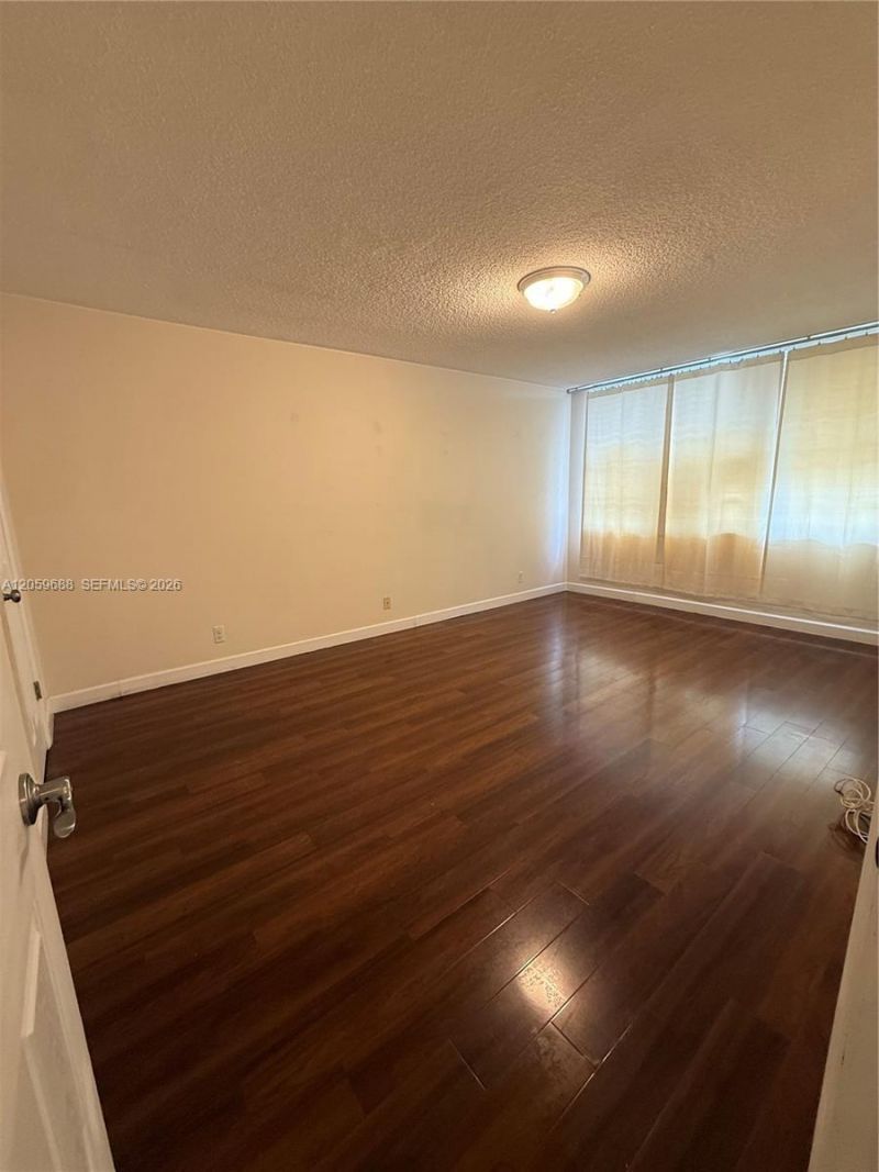 137 Golden Isles Dr, Unit 512, Hallandale Beach, FL 33009 Photo