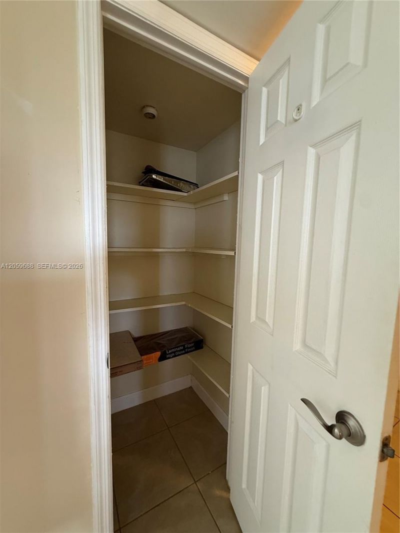 137 Golden Isles Dr, Unit 512, Hallandale Beach, FL 33009 Photo