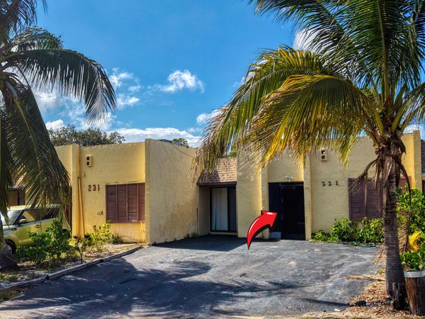 221 NW 43RD Place, Deerfield Beach, FL 33064