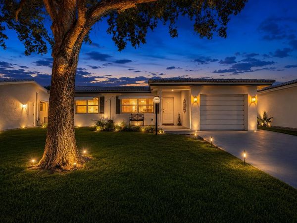 8960 NW 12TH Place, Plantation, FL 33322