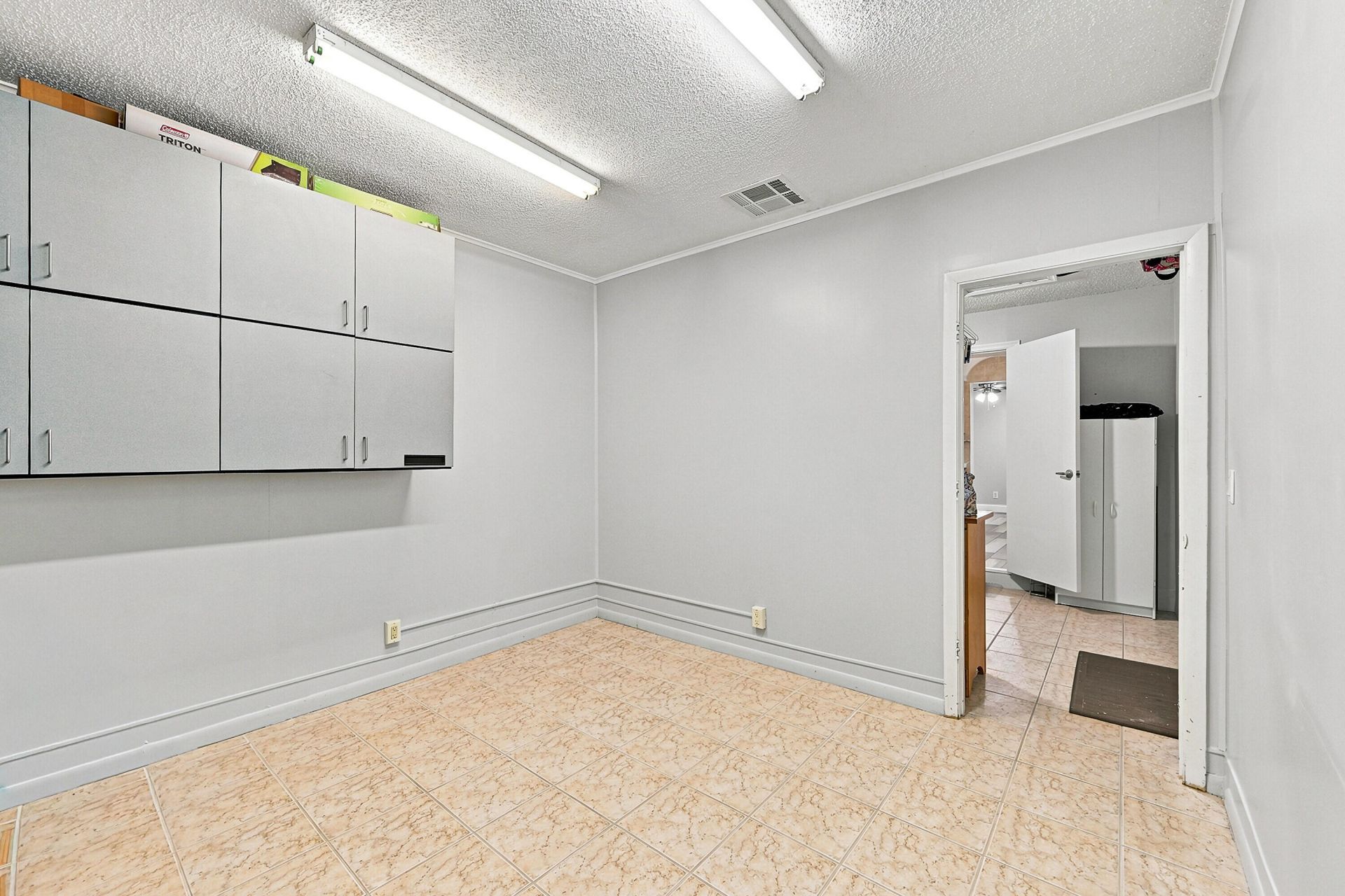 8960 NW 12th Place, Plantation, FL 33322 Photo