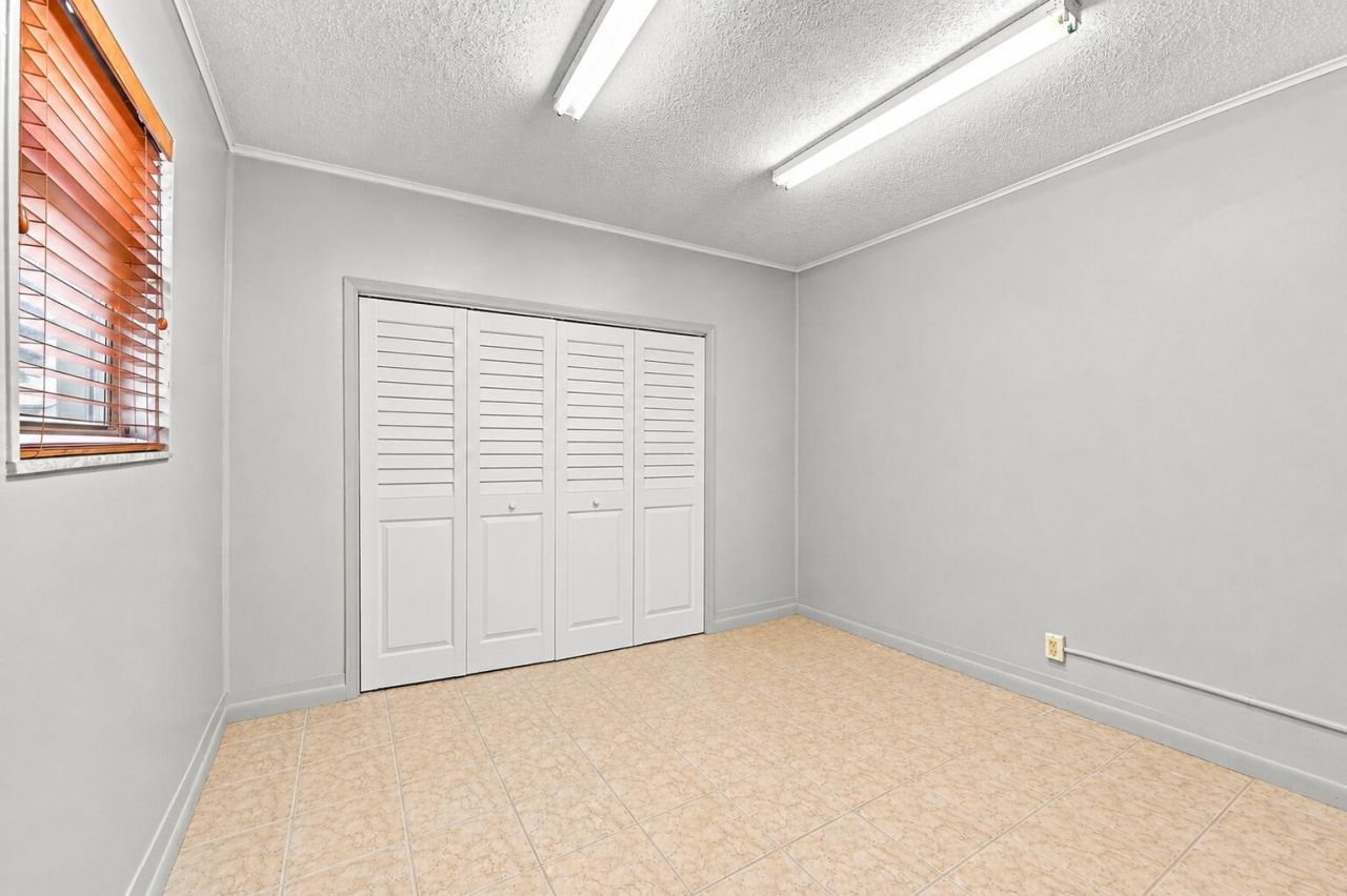 8960 NW 12th Place, Plantation, FL 33322 Photo