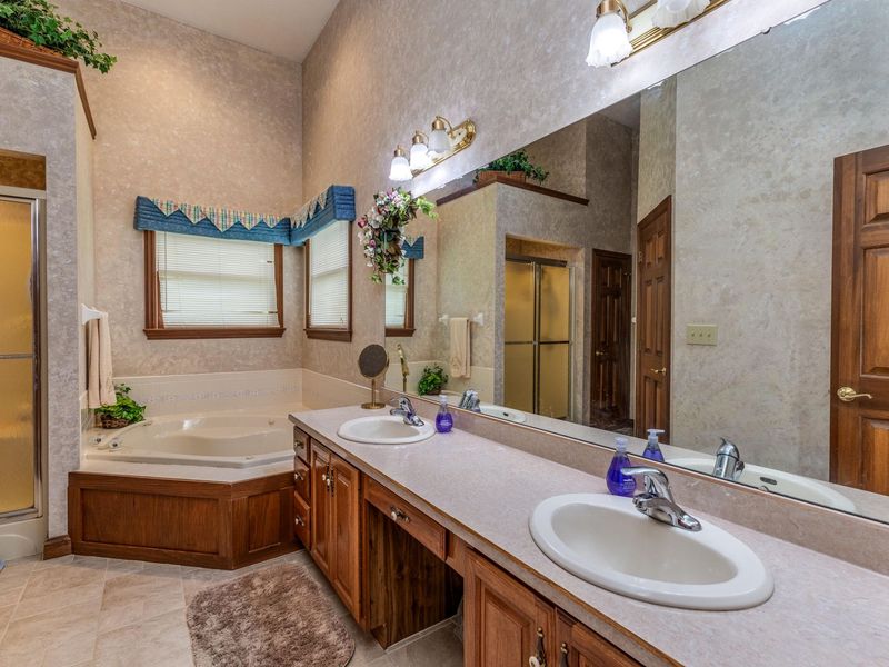 2464 Shenandoah Drive, Troy, OH 45373 Photo 25
