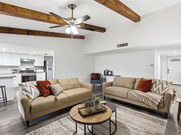 2814 Lindbergh Drive, Dallas, TX 75228
