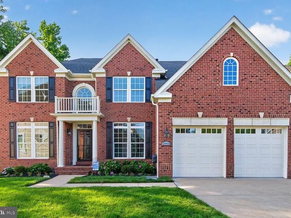 2803 SISSINGHURST PLACE, UPPER MARLBORO, MD 20774