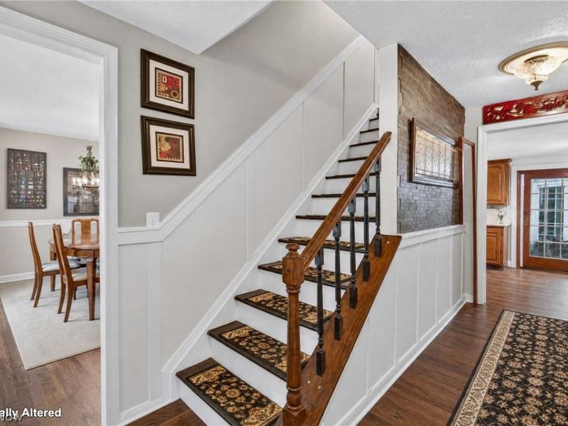 988 White Oak Circle, Medina, OH 44256 Photo 5