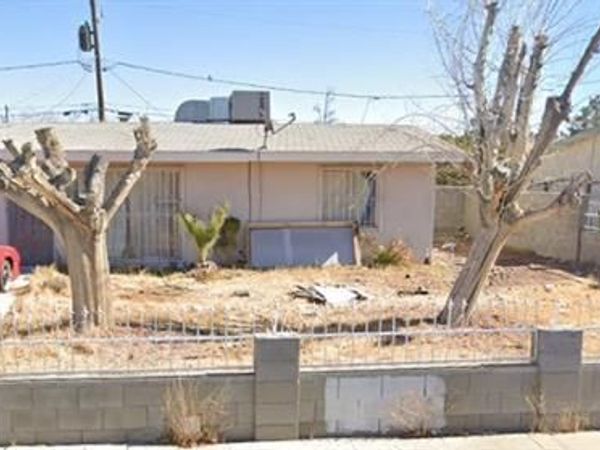 910 Magnolia Avenue, Las Vegas, NV 89108
