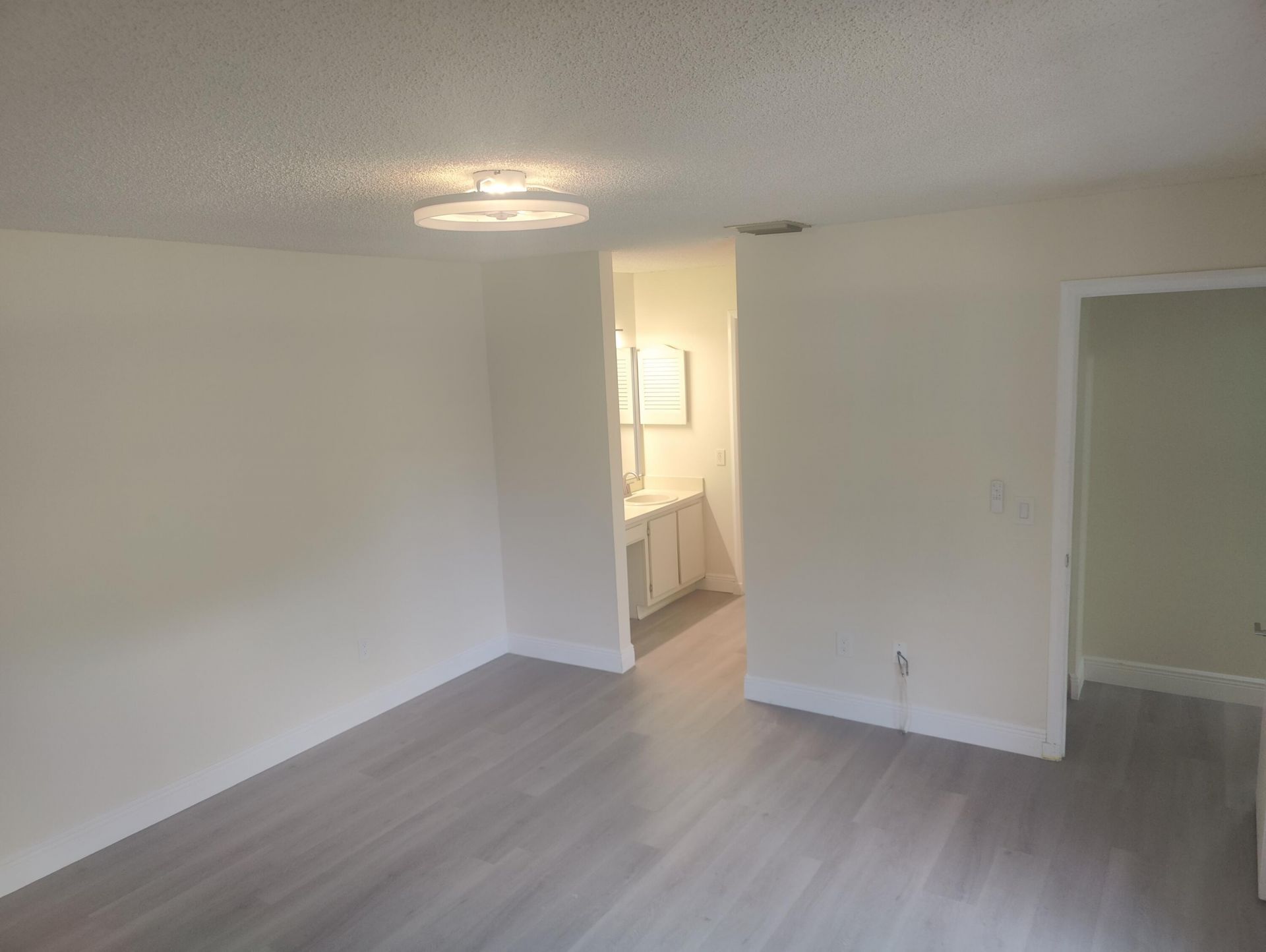 302 Lakeview Drive E, Unit 302, Royal Palm Beach, FL 33411 Photo