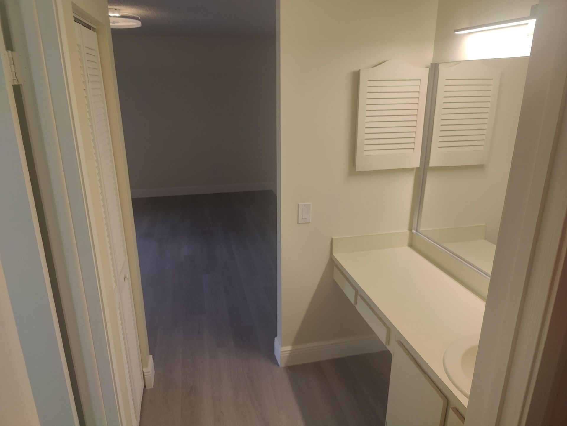 302 Lakeview Drive E, Unit 302, Royal Palm Beach, FL 33411 Photo