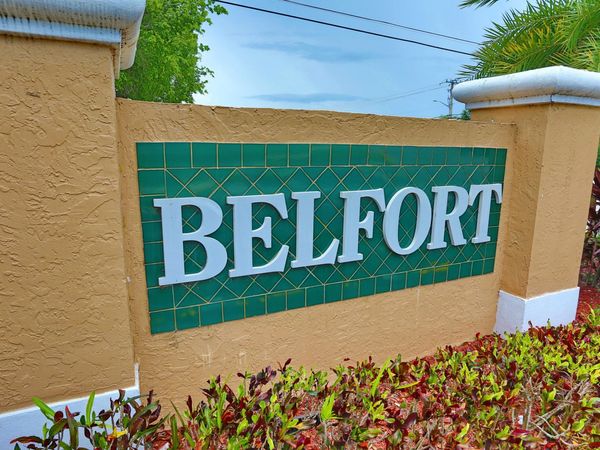 9968 N Belfort Circle, Tamarac, FL 33321