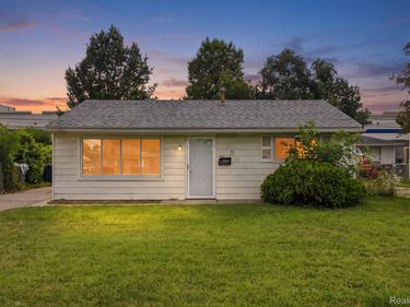 7546 Pine Street, Taylor, Mi 48180