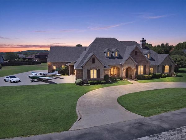 108 Concorde Circle , Cresson, TX 76035
