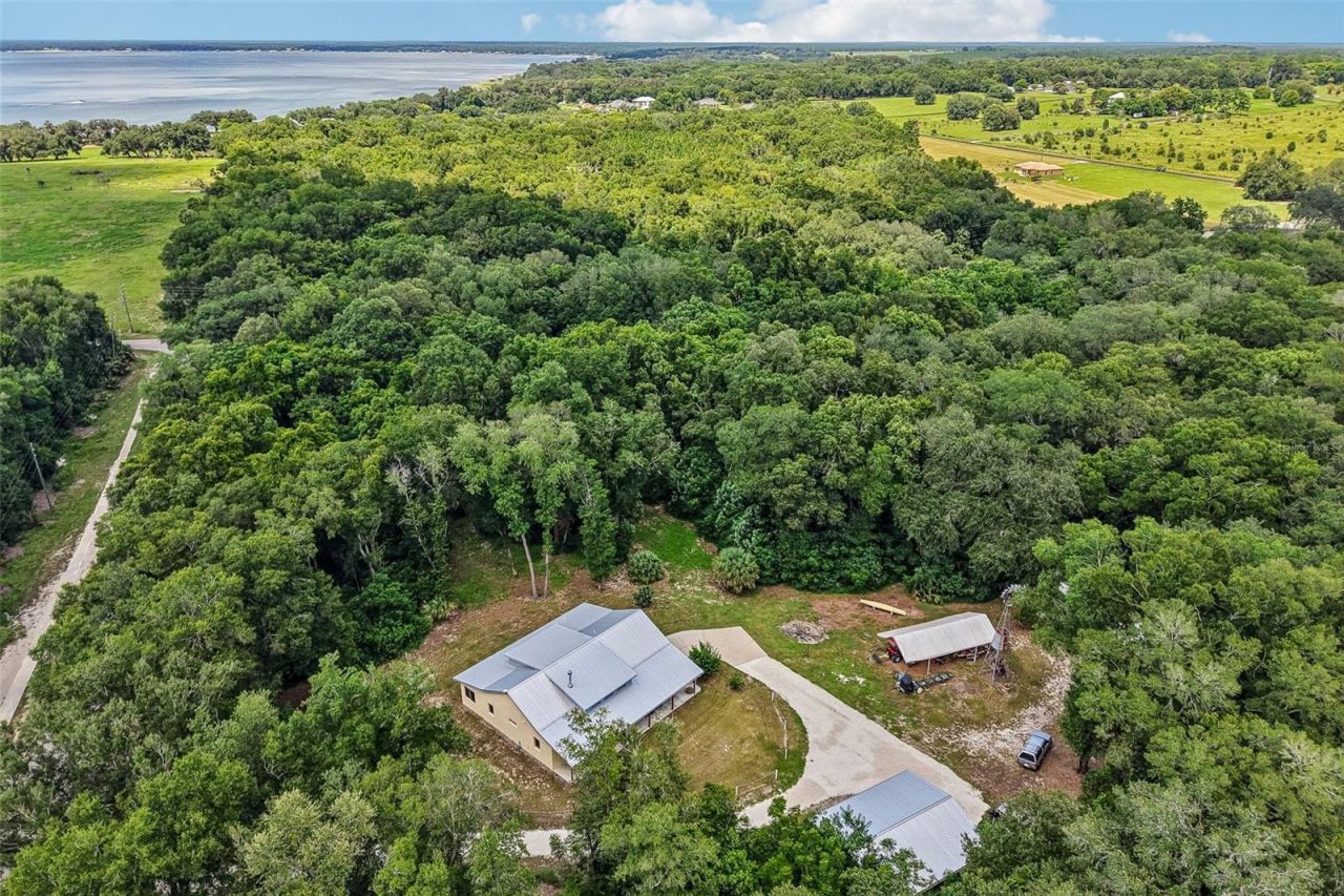 16161 SE 137th Court, Weirsdale, FL 32195 Photo