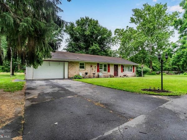 532 PINE ROAD, CARLISLE, PA 17015