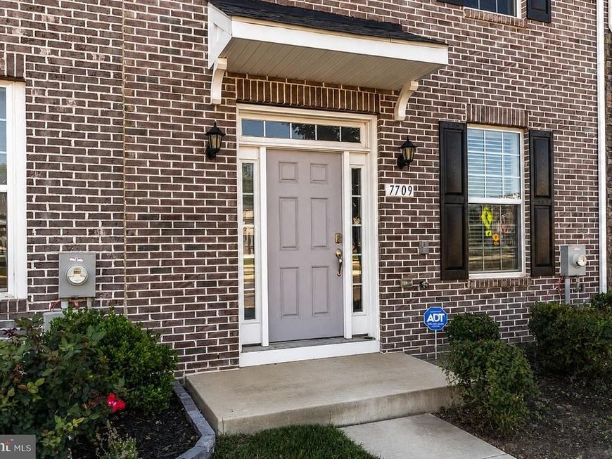 7709 Presidential Parkway, Upper Marlboro, MD 20774 Main Photo