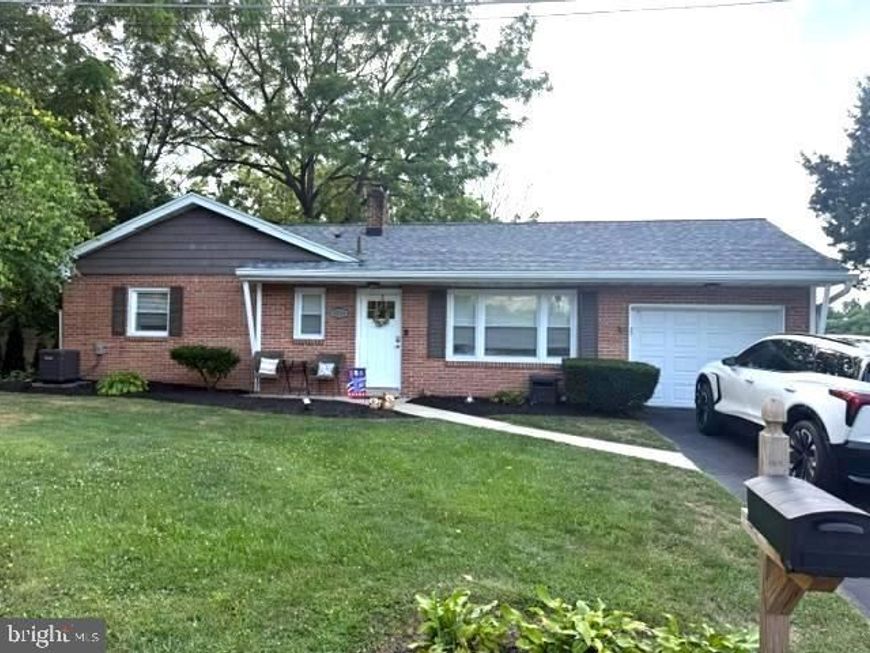 1024 Crestview Avenue, Reading, PA 19607 Main Photo