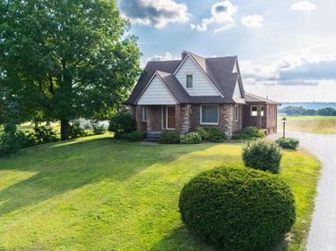 1105 UPPER SPRING BAY Road, East Peoria, IL 61611