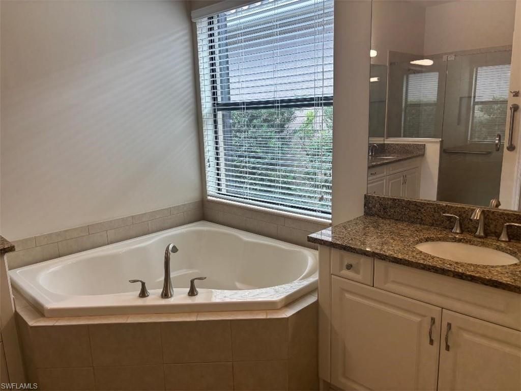 13644 Mandarin Cir, Naples, FL 34109 Photo