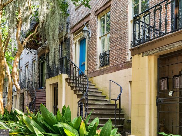 125 W Gordon Street, Savannah, GA 31401