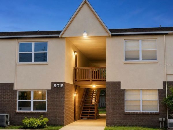 9015 WESTCHESTER CIRCLE, Unit 34, TAMPA, FL 33604