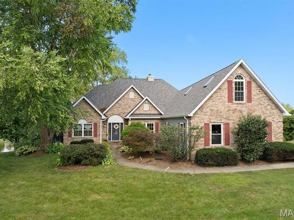 609 E Waters Edge Drive , Shiloh, IL 62221