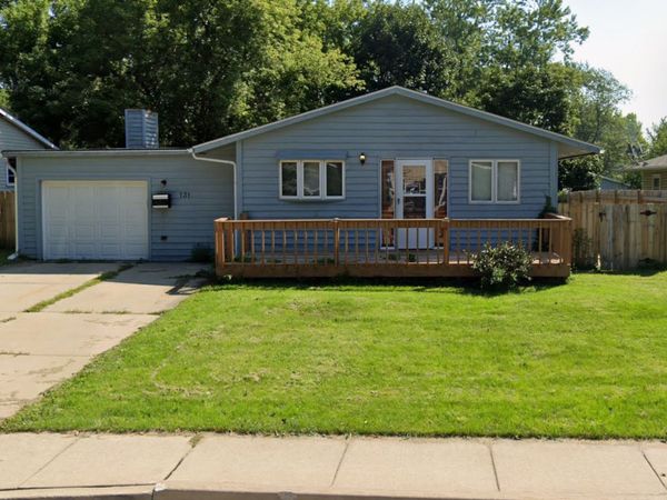 131 Austin Avenue , Carpentersville, IL 60110