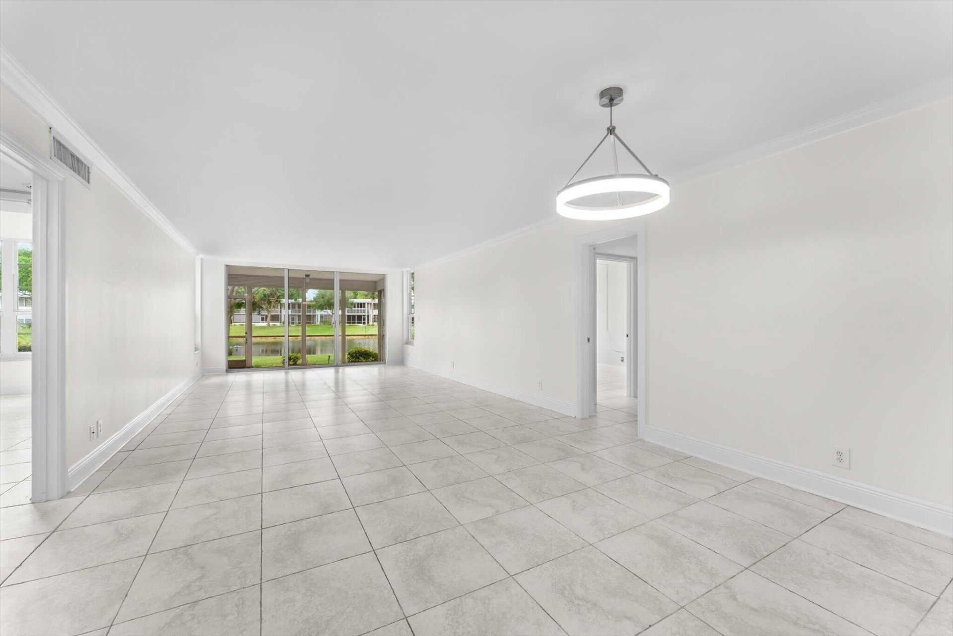 4240 Oaks Terrace, Unit 103, Pompano Beach, FL 33069 Photo