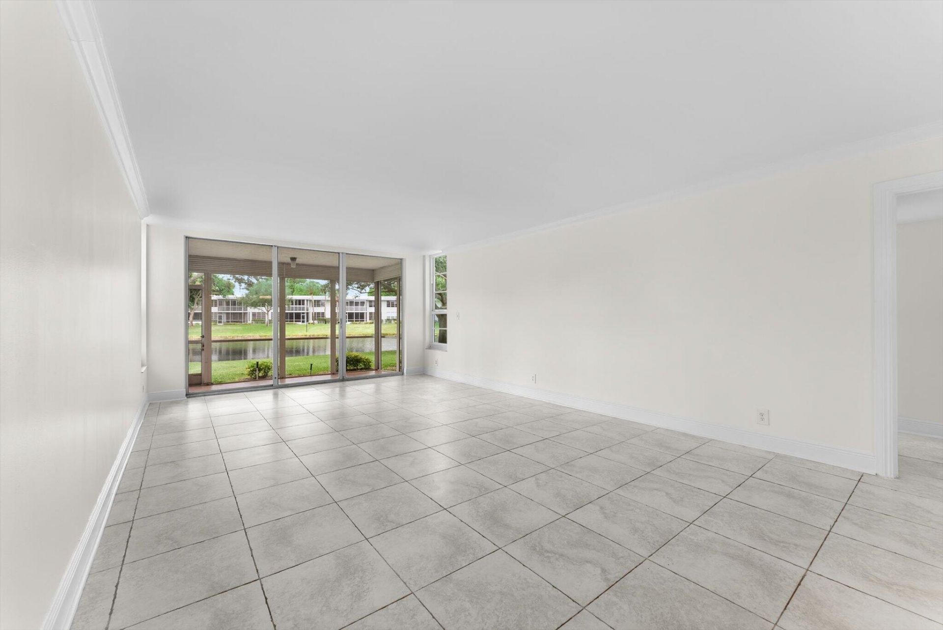 4240 Oaks Terrace, Unit 103, Pompano Beach, FL 33069 Photo