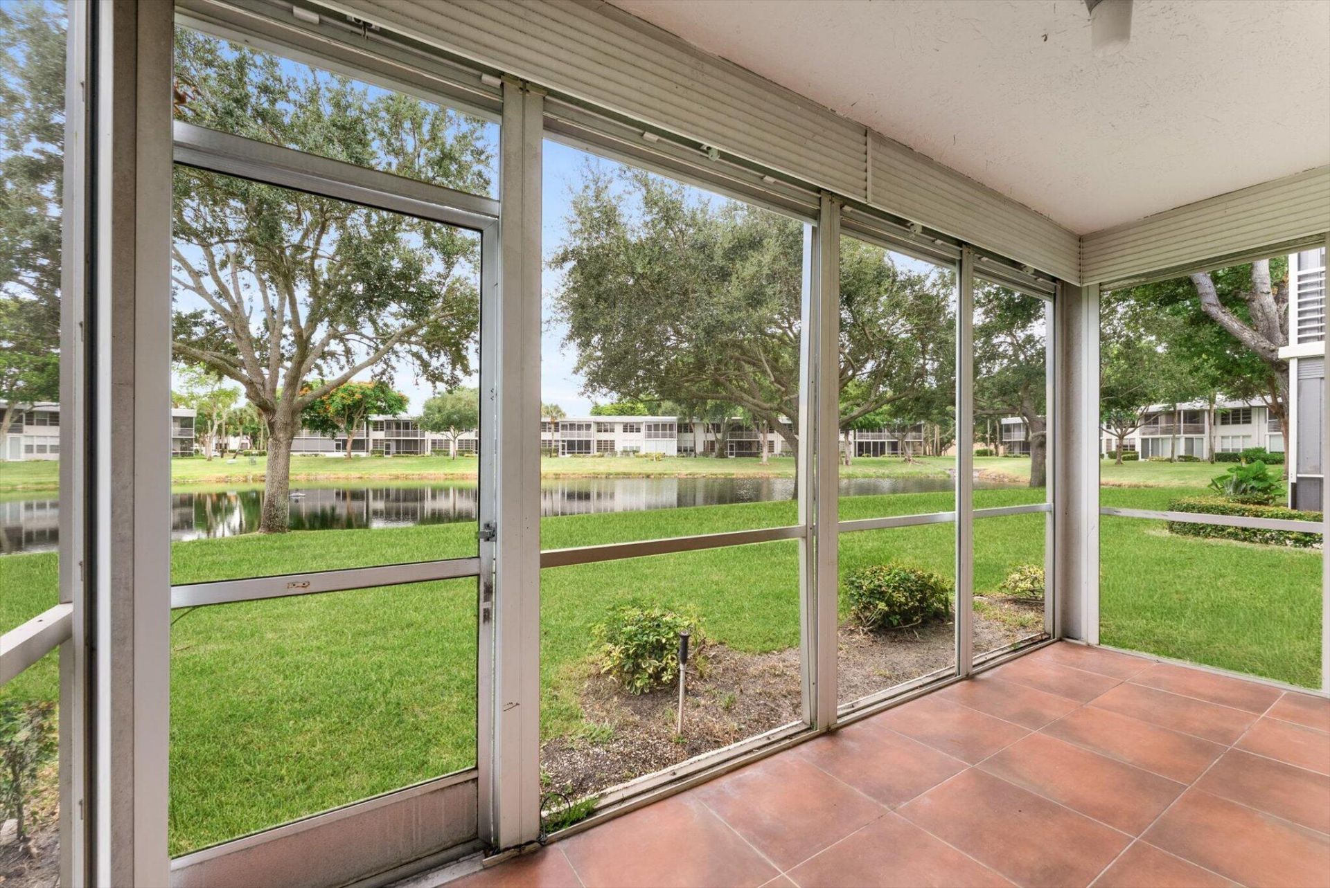 4240 Oaks Terrace, Unit 103, Pompano Beach, FL 33069 Photo