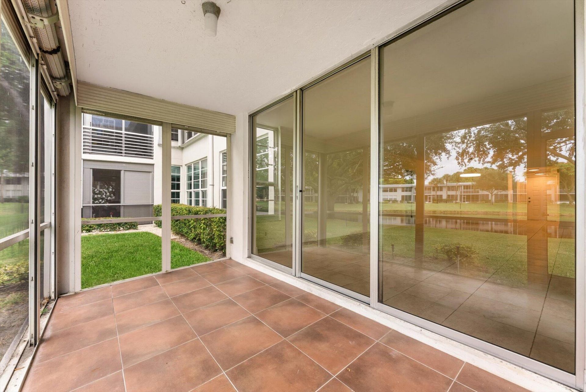 4240 Oaks Terrace, Unit 103, Pompano Beach, FL 33069 Photo