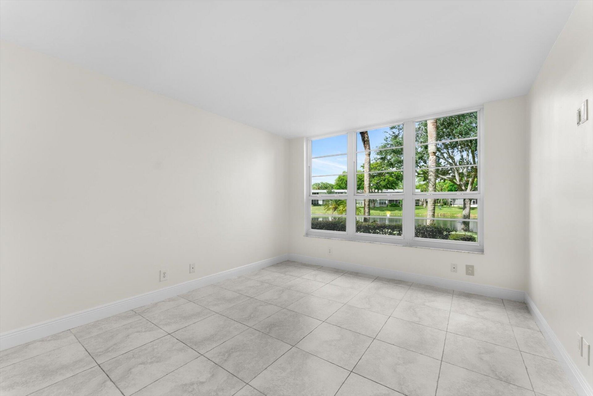 4240 Oaks Terrace, Unit 103, Pompano Beach, FL 33069 Photo