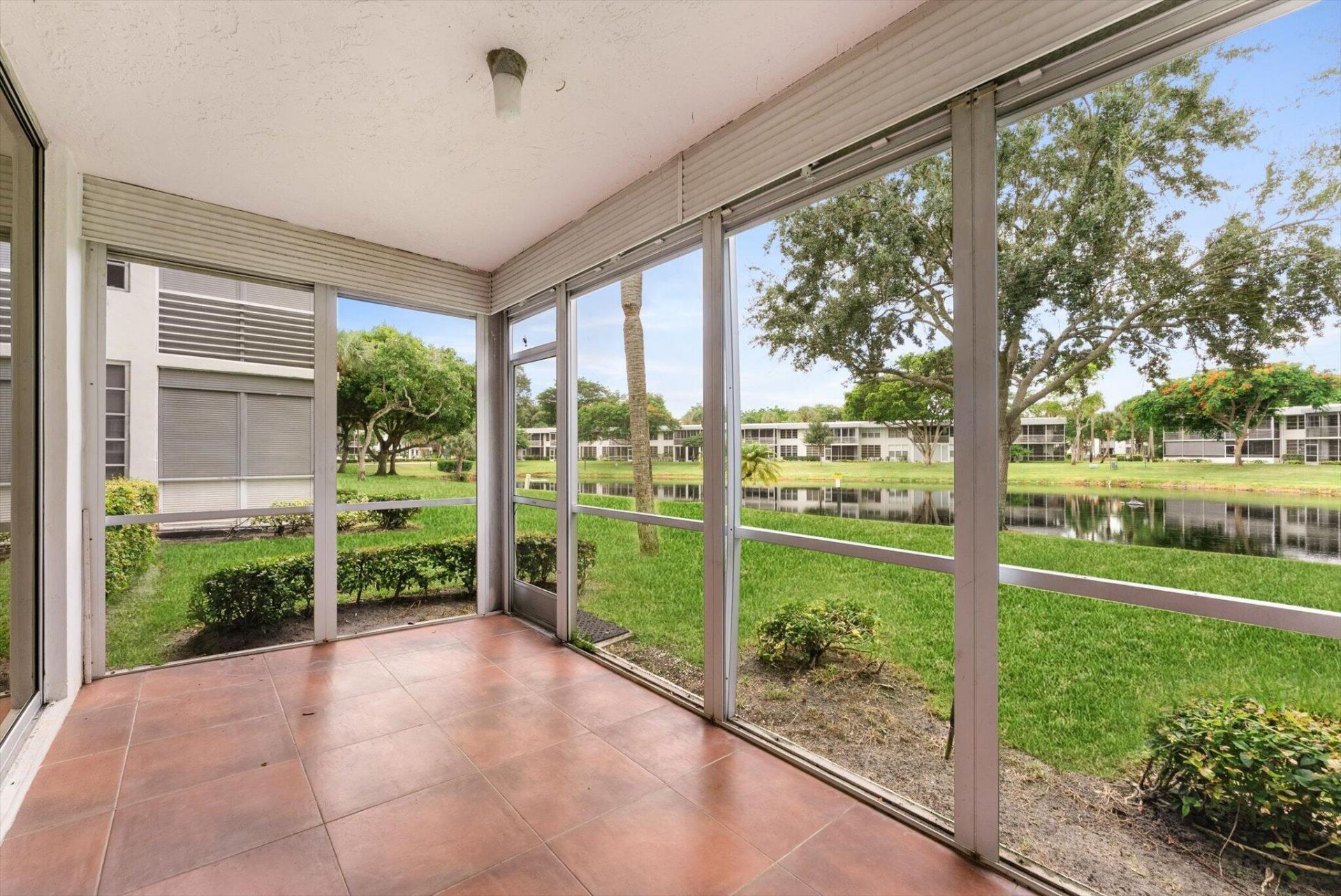 4240 Oaks Terrace, Unit 103, Pompano Beach, FL 33069 Photo
