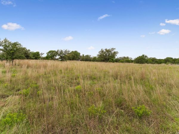 997 GW Edwards Lane, Pipe Creek, TX 78063