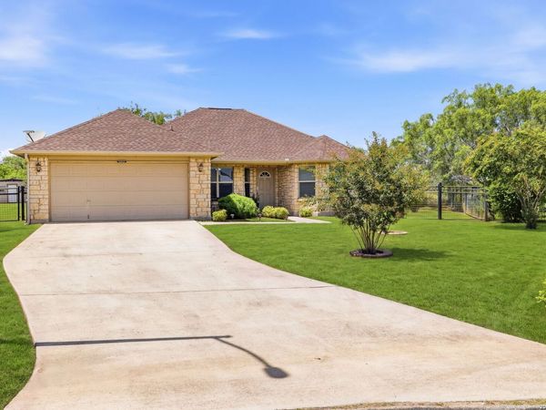 16807 DELANA AVE, Elmendorf, TX 78112