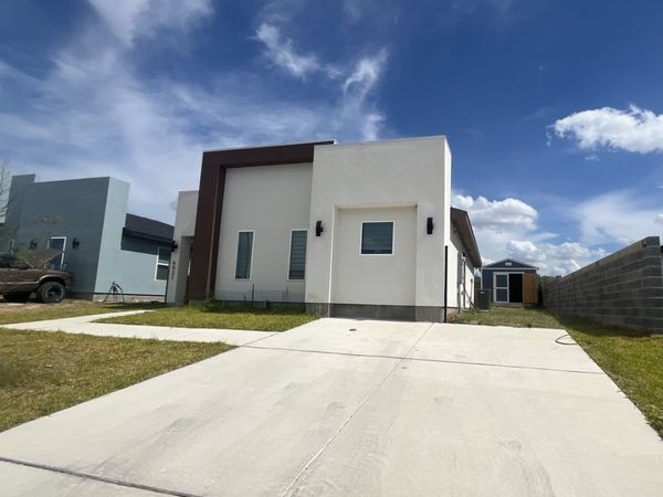 6521 Adenia Lp, Laredo, TX 78043